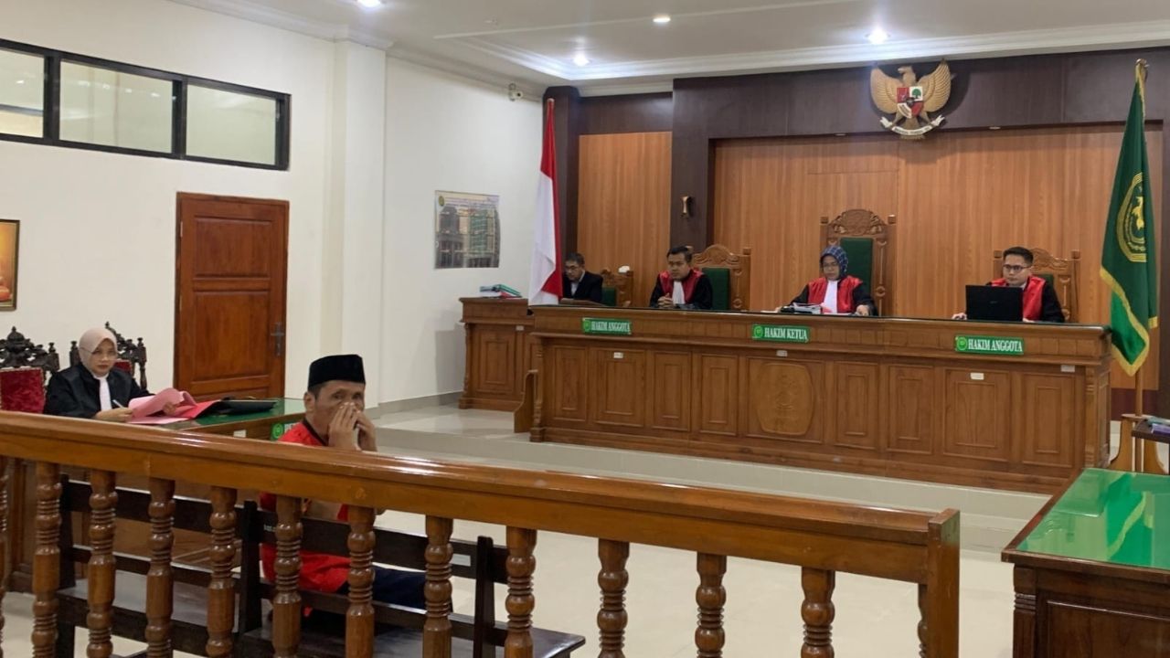 Dok! Kiai Cabul Karangan Divonis 9 Tahun Penjara dan Denda Rp100 Juta